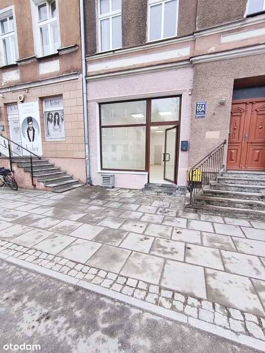 Lokal usługowy 43 m² Witryna, Wejście z ulicy, Po Remoncie, Przystanek