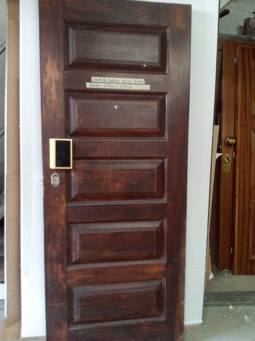 Porta Antiga de Madeira Maciça