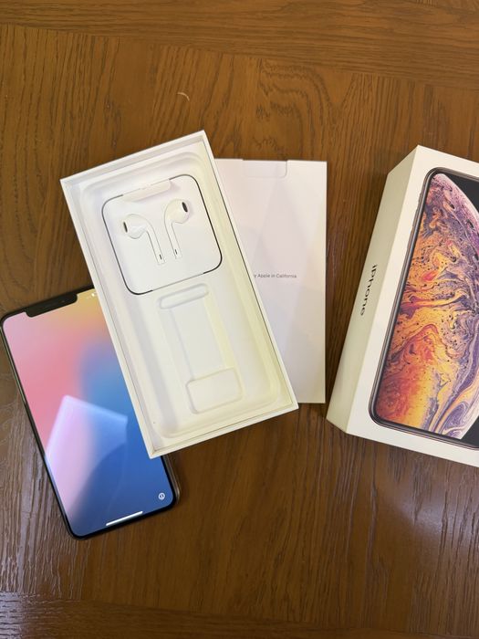 Продам iPhone XS max