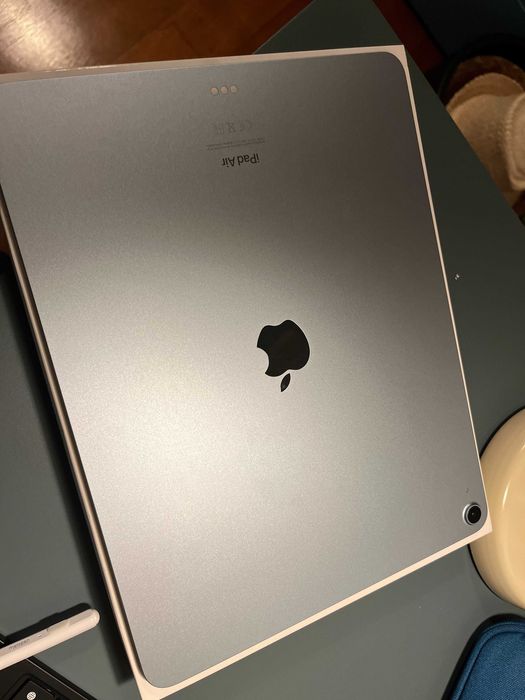 iPad Air 13 M2, com teclado, caneta e vários acessórios - Como novo