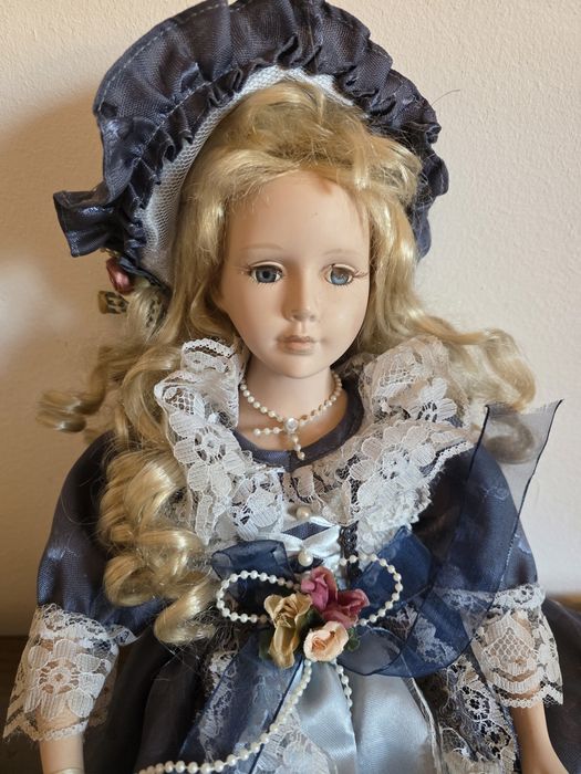 Boneca de porcelana