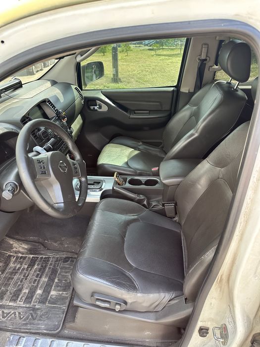 Nissan Navara 2012 для військових 3.0 дизель , автомат. Київ