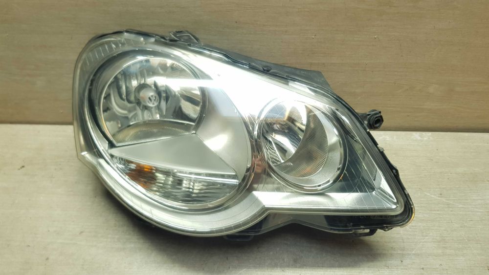 Фара права Volkswagen Polo 4 (9N) 2006-2009p. VALEO