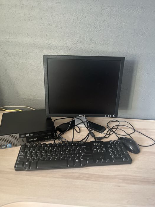 Komputer Dell zestaw jednostka monitor klawiatura mysz w pełni sprawne