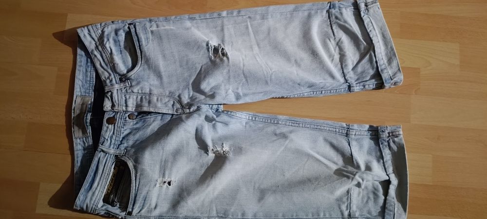 Spodnie jeans Cropp 30
