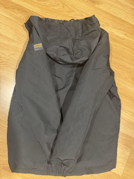 Śliczna ocieplana kurtka Jack&Jones roz 176