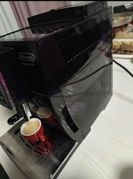 Кофемашина Delongi cappuccino