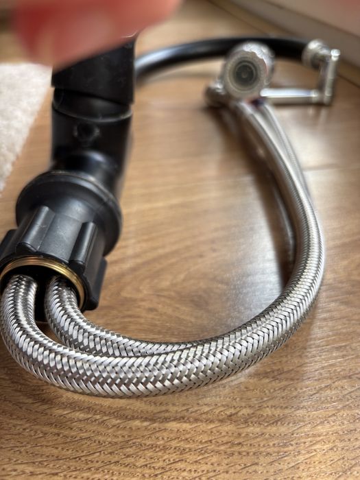 Czarna Bateria do zlewu z perlatorem