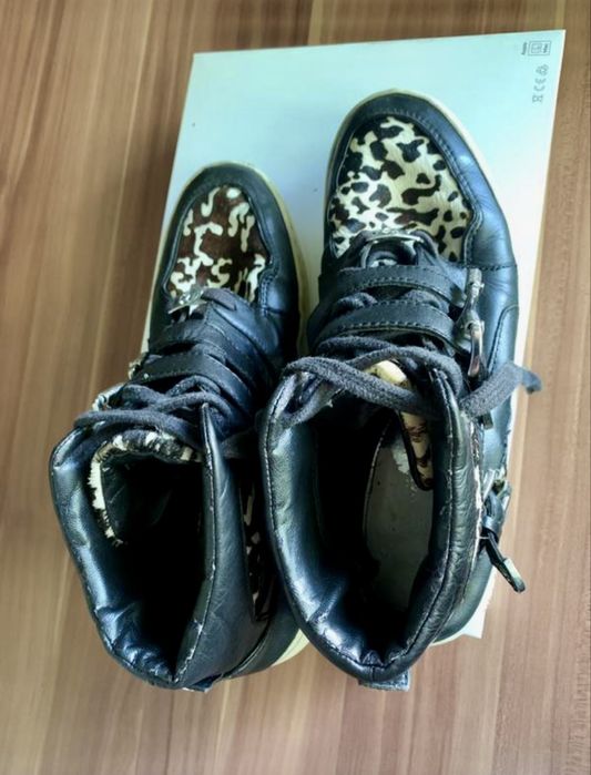 Трендові кросівки michael kors