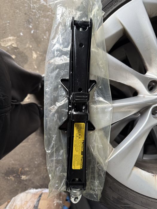 Домкрат Toyota!!