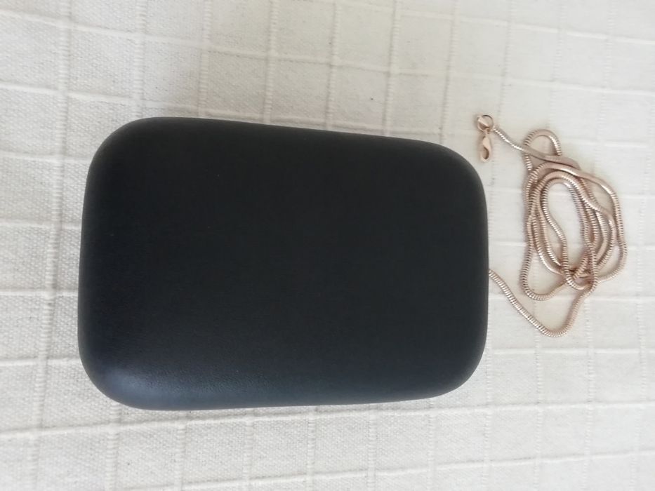 Pochete preta de cerimónia