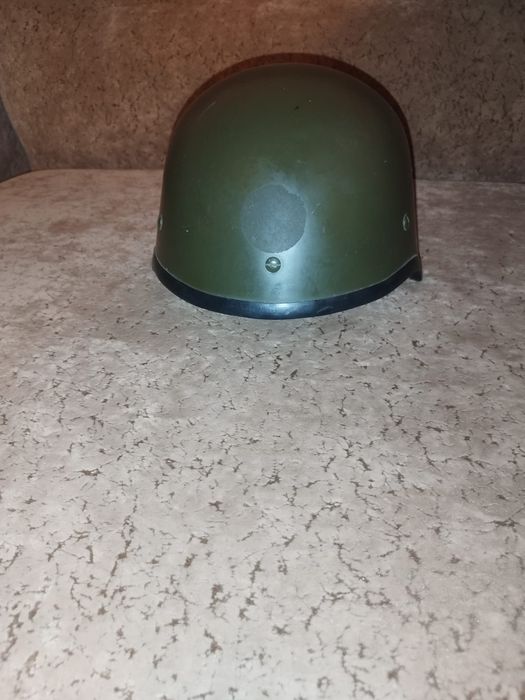 Продам каску за 1200гривень.