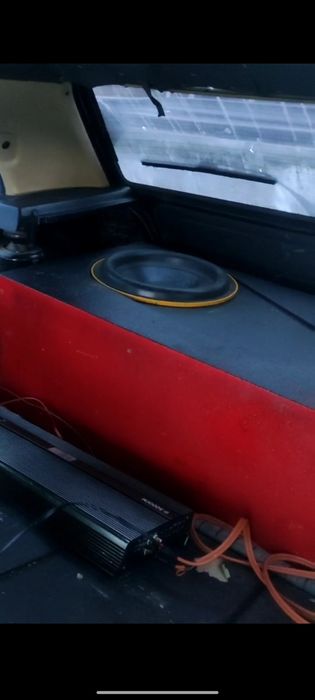Продам сабвуфер 15" с усилителем МОМО
