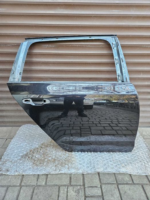 Задняя правая дверь Skoda Octavia A7 Универсал Оригинал Шкода Октавия