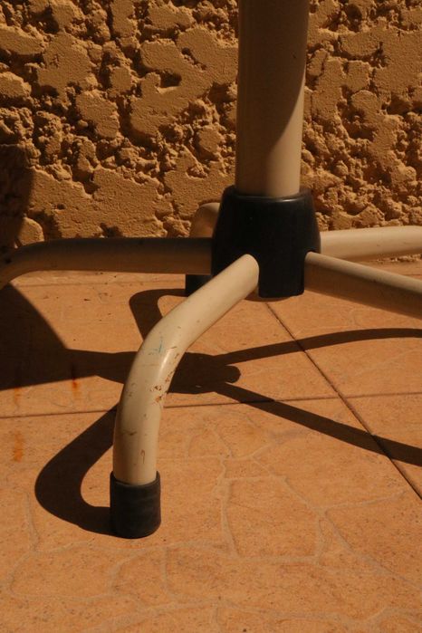 Cadeira alta para confeção/máquina de costura