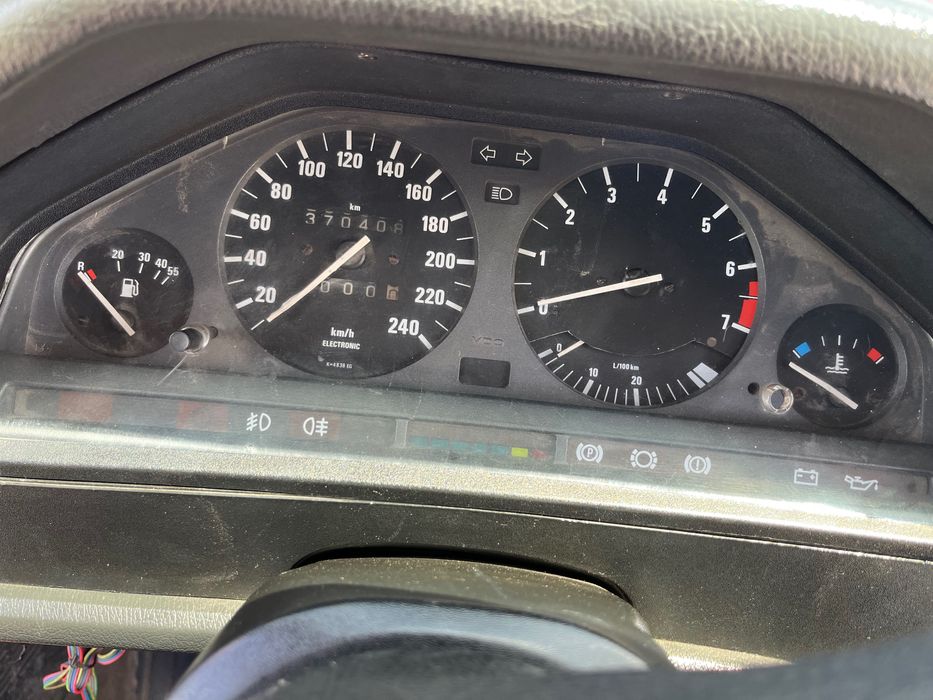 Продам BMW e30 316