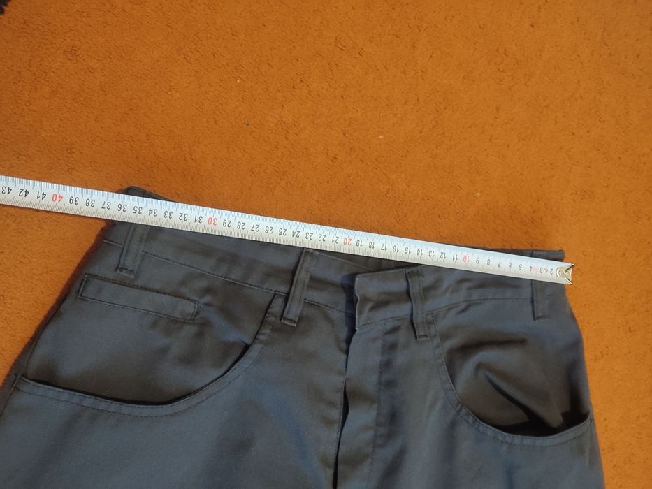 Робочі штани австрійської компанії Ötscher, що спеціалізується на робо