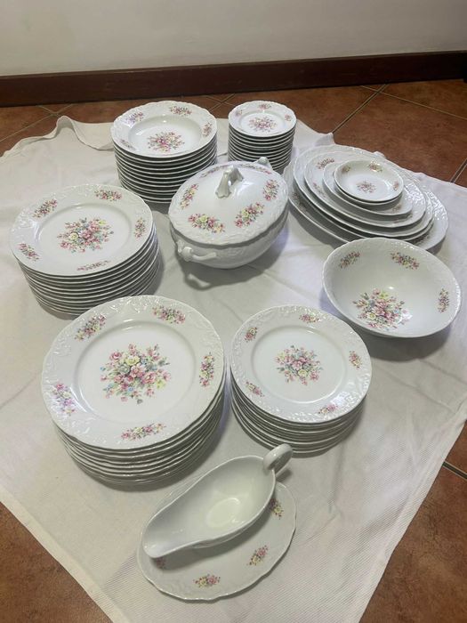 Conjunto de loiça de marca SPAL 69 Peças