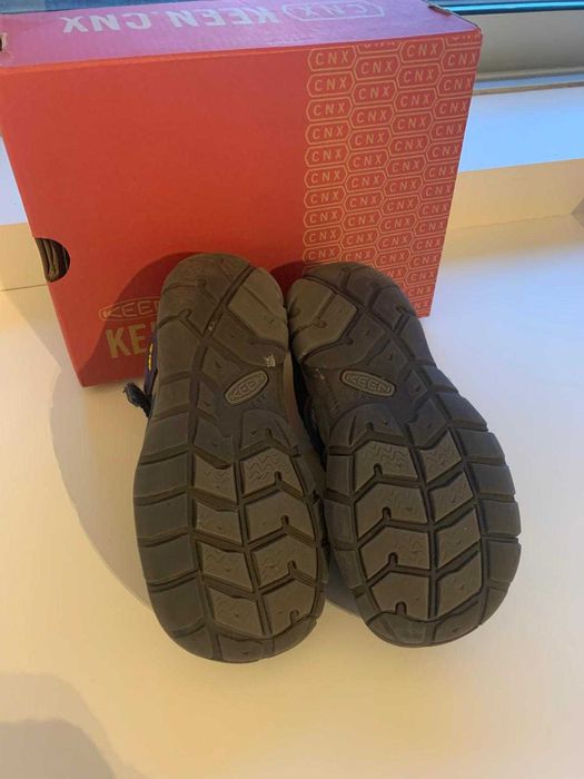Sandálias Keen modelo Seacamp II tamanho 29