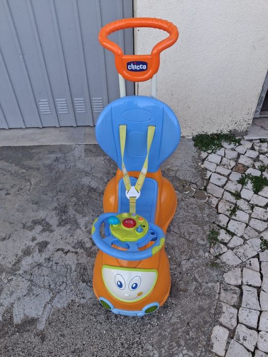 Bicicletas e carrinho de   criança