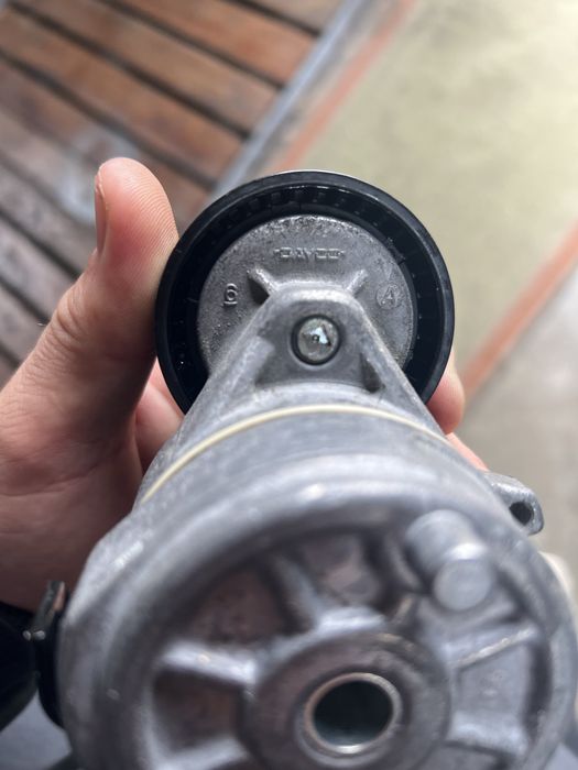 Натяжний ролік у зборі сітроєн кактус 1.2