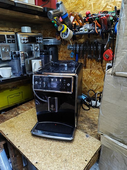 Кофемашина, кофеварка Saeco Xelsis