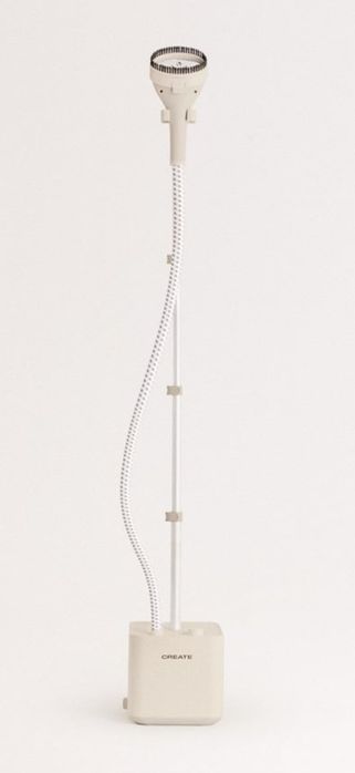 Ferro de engomar de vapor vertical com base