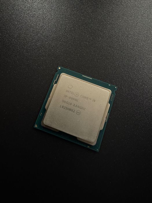 Procesor Intel Core i9-9900K 3.6 GHz 16MB BOX (BX80684I99900K)