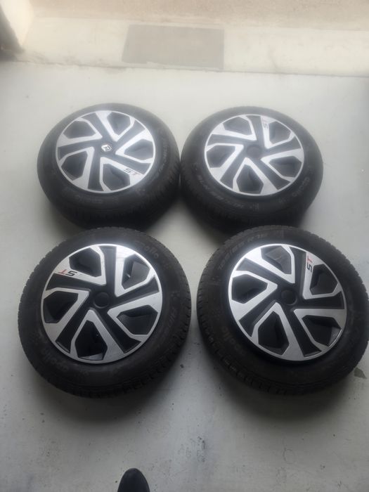 Vendo jantes ,pneus e tampões