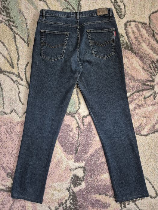 Jeansy z wysokim stanem