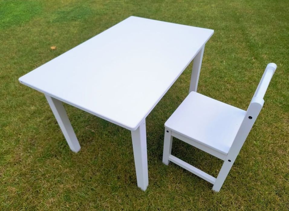 Biurko dziecięce z krzesełkiem Ikea