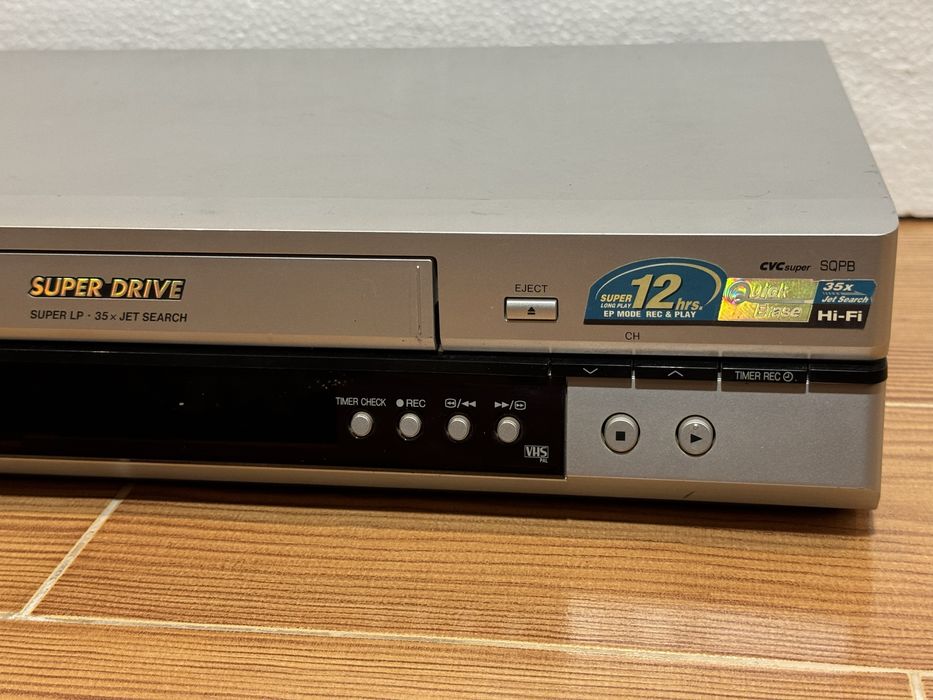 Leitor/Gravador VHS Panasonic