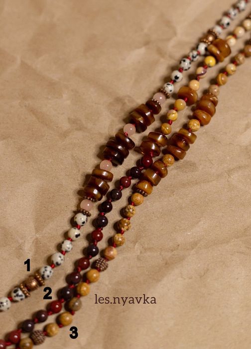 Намисто, яшма далматинова, мукаїт, пісочна, бурштин