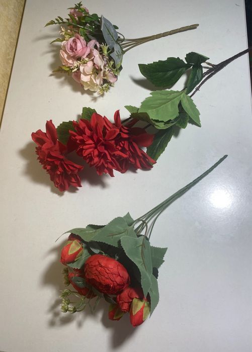 Искусственные цветы ( лот из 3-х букетиков