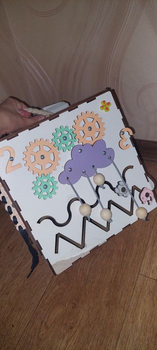 Бізікуб дитячий   500 грн