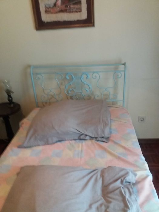 Cama antiga em ferro