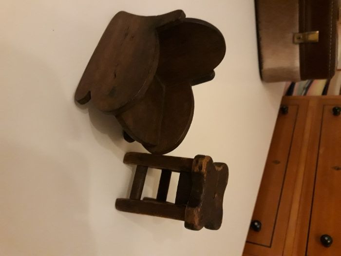 Brinquedos dos anos 40 (poltrona e banco de madeira)