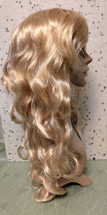 Peruka kręcona blondynka