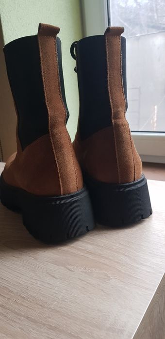 Ботинки женские на высокой грубой подошве