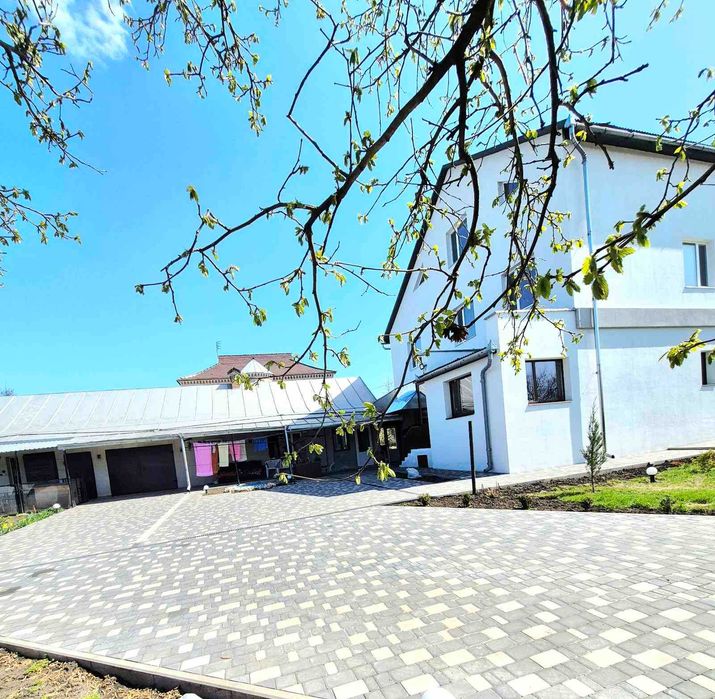 Продам гарний, доглянутий будинок для великої сім'ї+ 36 соток з/д.