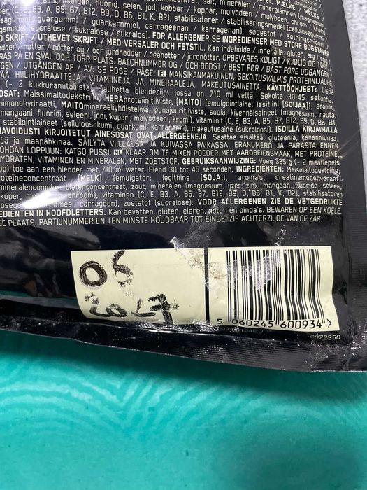 Гейнер Optimum Nutrition Serious Mass. 4,54 кг Полуниця-до 2027 року