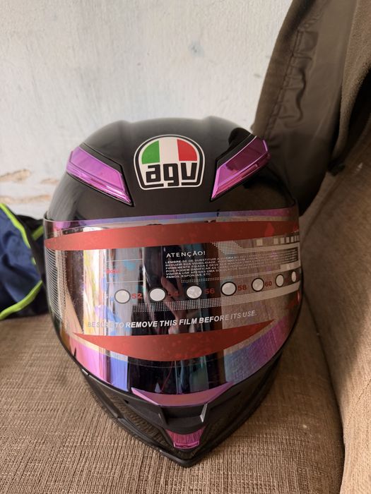 Шолом AGV Pista.