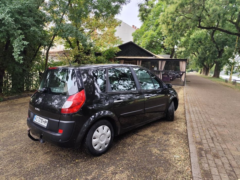 Мінівен Renault Scenic 2009 повністю обслужено