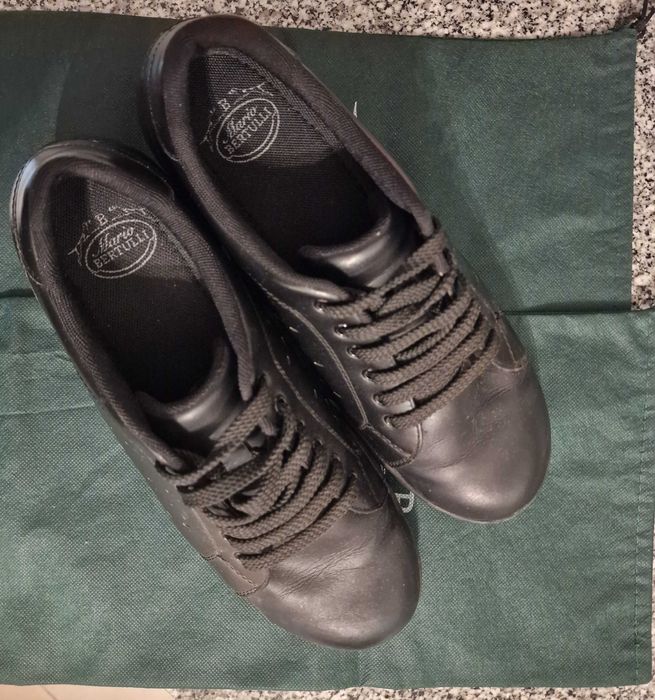 Sapatos Mario Bertulli em pele