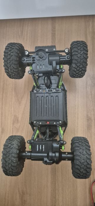Zdalnie sterowany samochód Rock Crawler 4WD 1/18