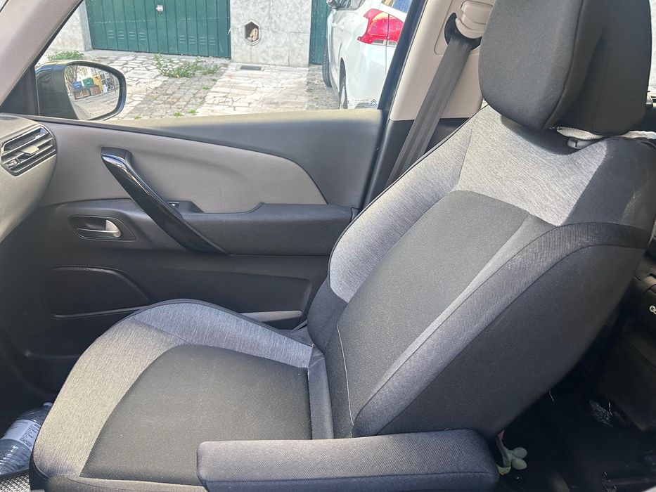 CITROEN C4 Grand Picasso — photo 5