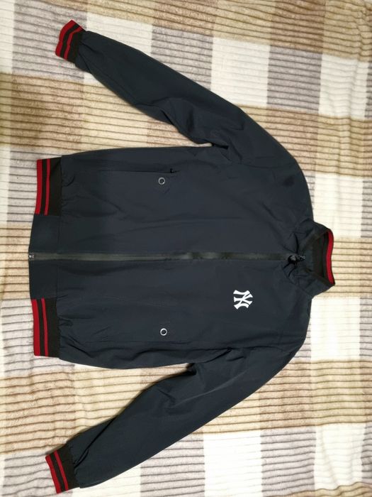 Продам куртку-вітровку