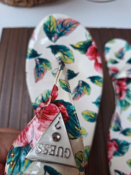 Sandały Guess dł. Wkładki 26 cm.