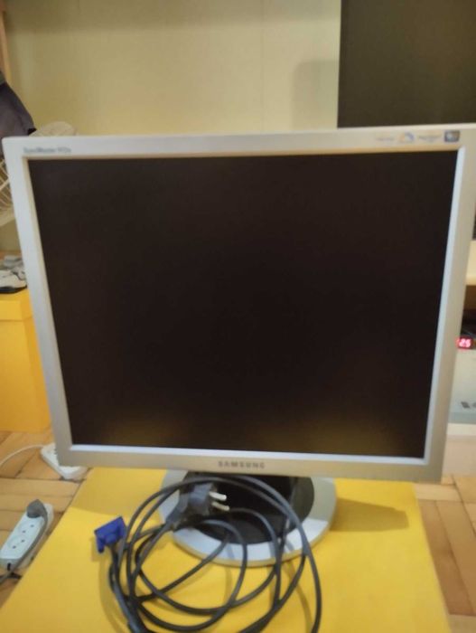 Монитор  Самсунг Синг Мастер 913 н