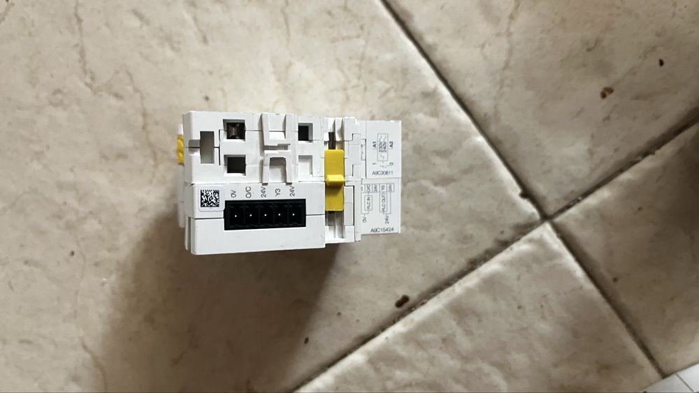 Schneider Acti 9 iATL24 + Relé de impulso Acti9 iTL